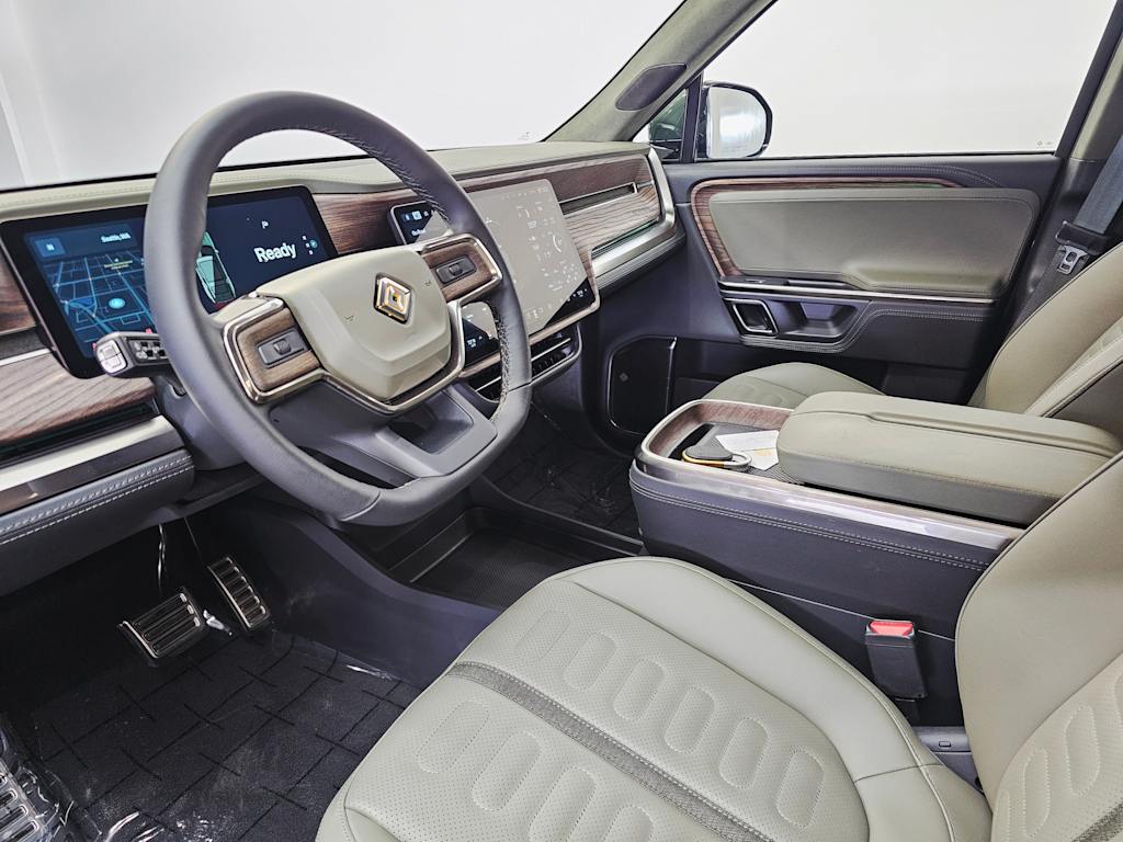 Thumbnail: 2023 Rivian R1S - 2