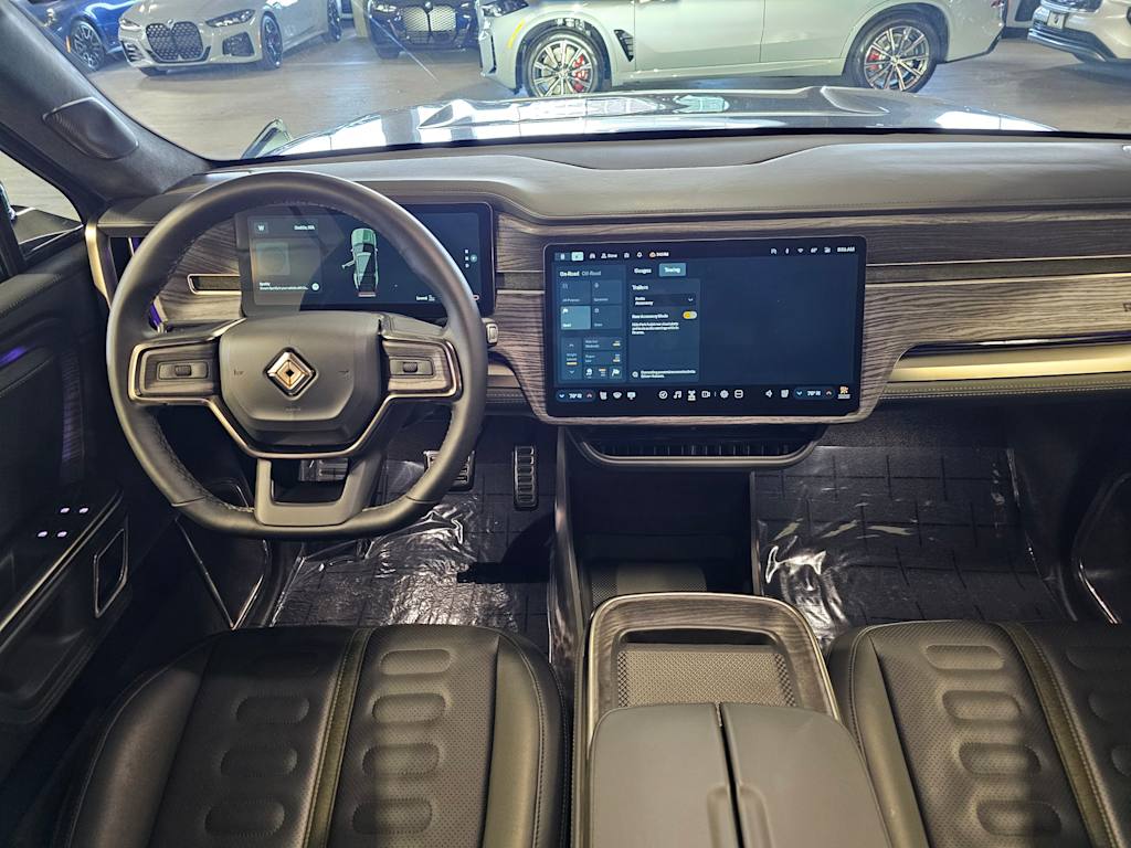 Thumbnail: 2023 Rivian R1S - 9