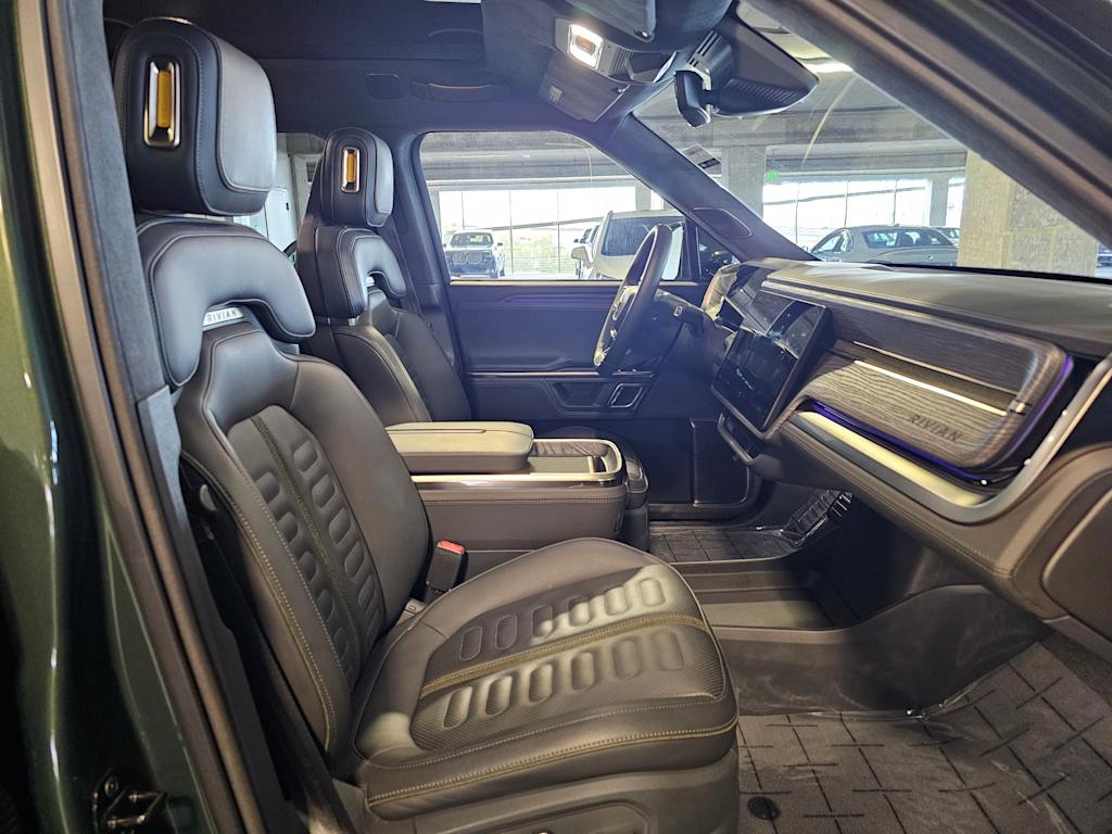 Thumbnail: 2023 Rivian R1S - 31