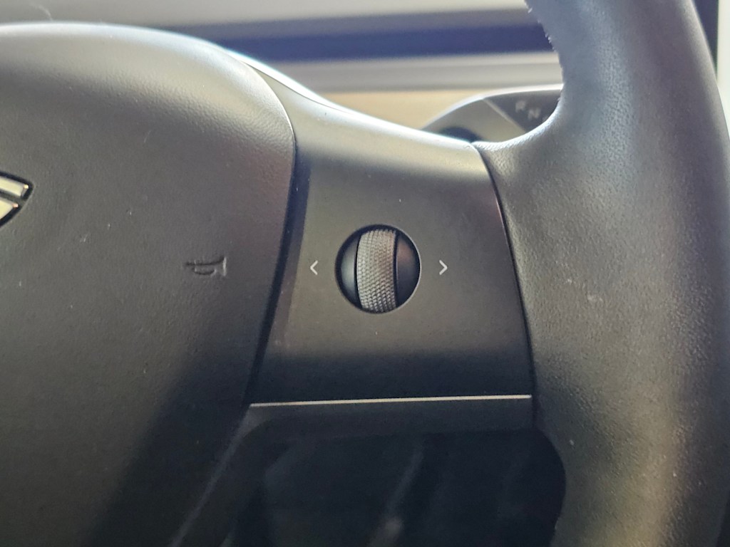 Thumbnail: 2023 Tesla Model Y - 22
