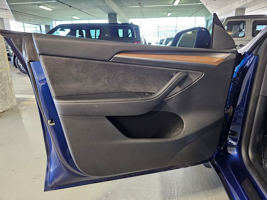 Thumbnail: 2023 Tesla Model Y - 24