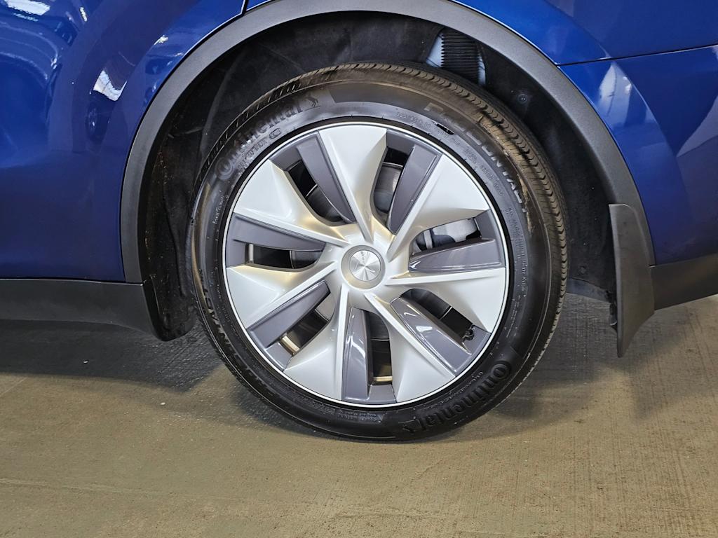 Thumbnail: 2023 Tesla Model Y - 8