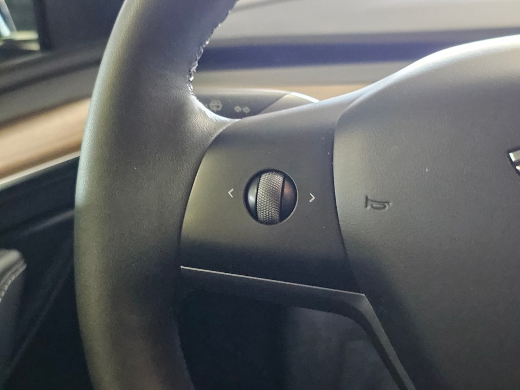 Thumbnail: 2023 Tesla Model Y - 23