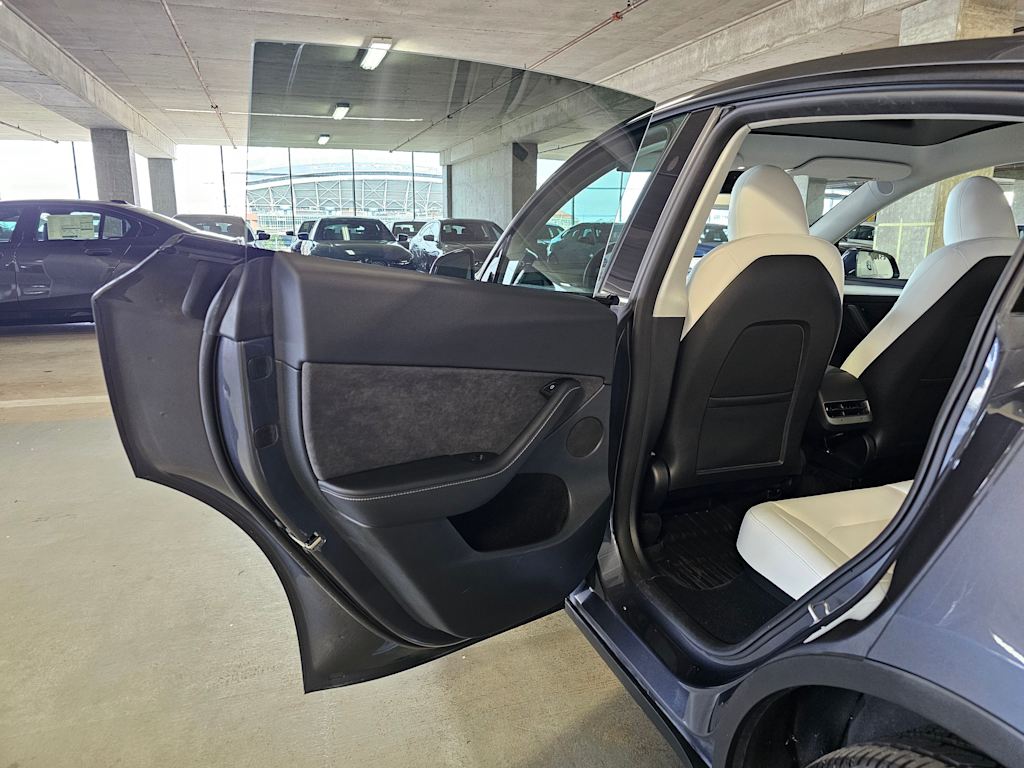 Thumbnail: 2023 Tesla Model Y - 13
