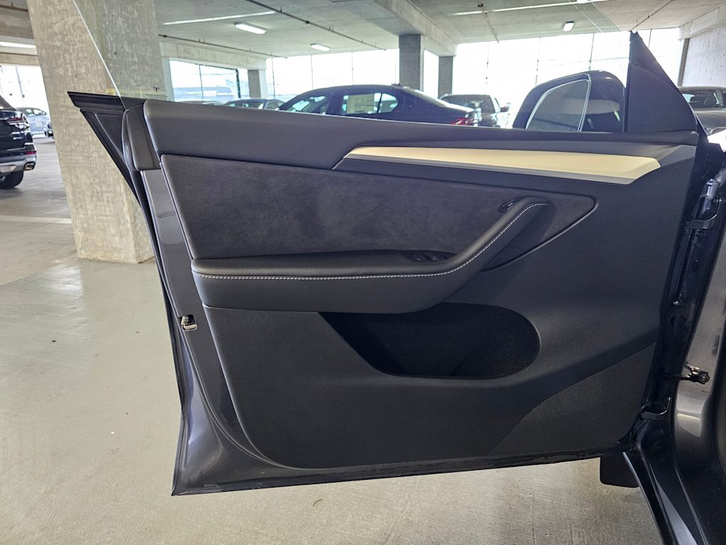 Thumbnail: 2023 Tesla Model Y - 24