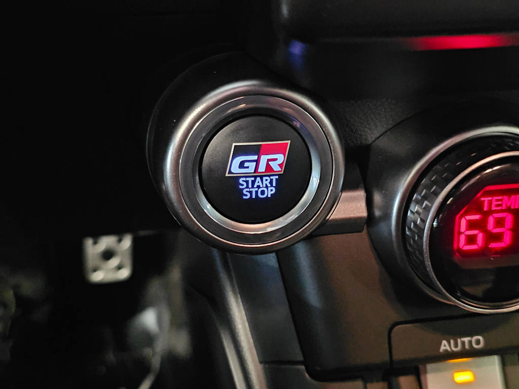 Thumbnail: 2024 Toyota GR86 - 24