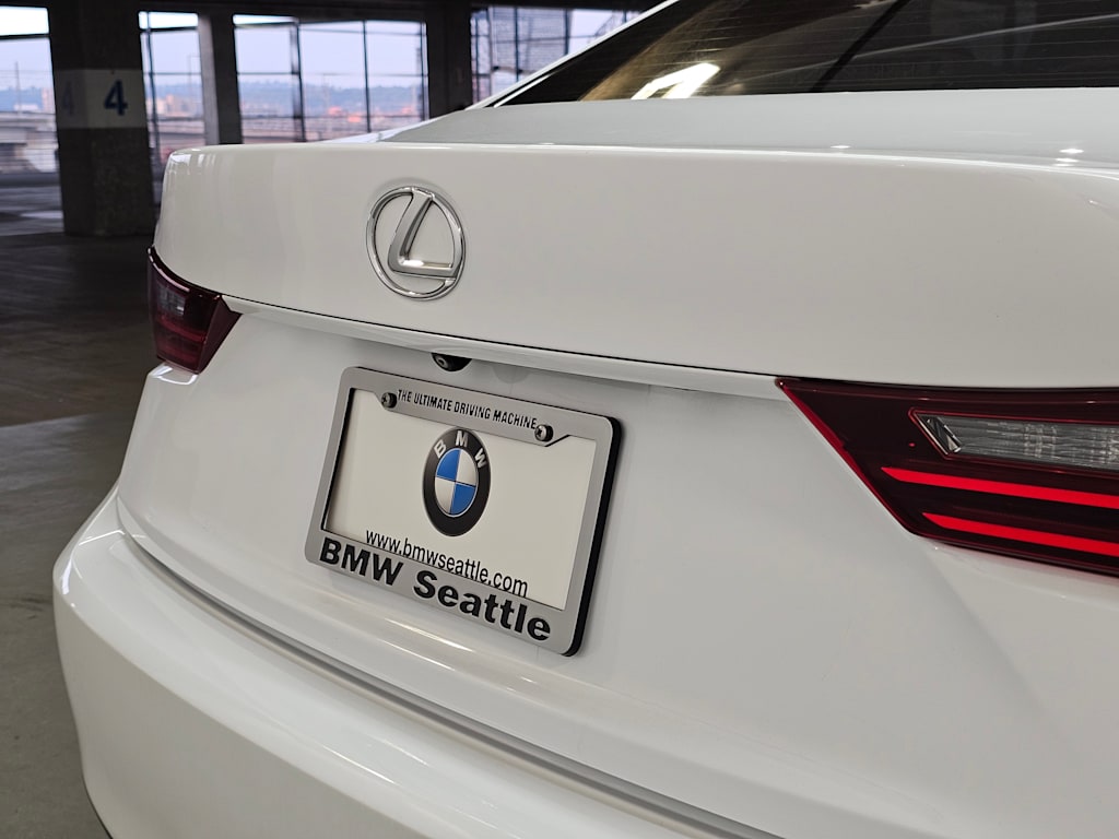 Thumbnail: 2015 Lexus IS - 16