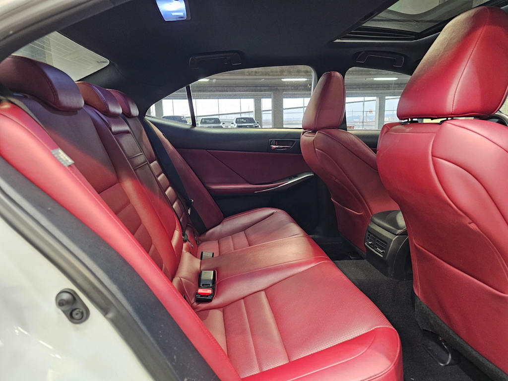 Thumbnail: 2015 Lexus IS - 31