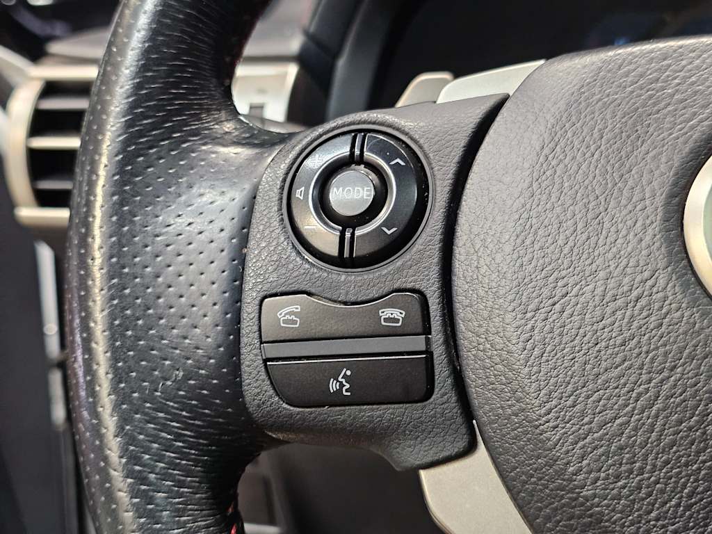 Thumbnail: 2015 Lexus IS - 20