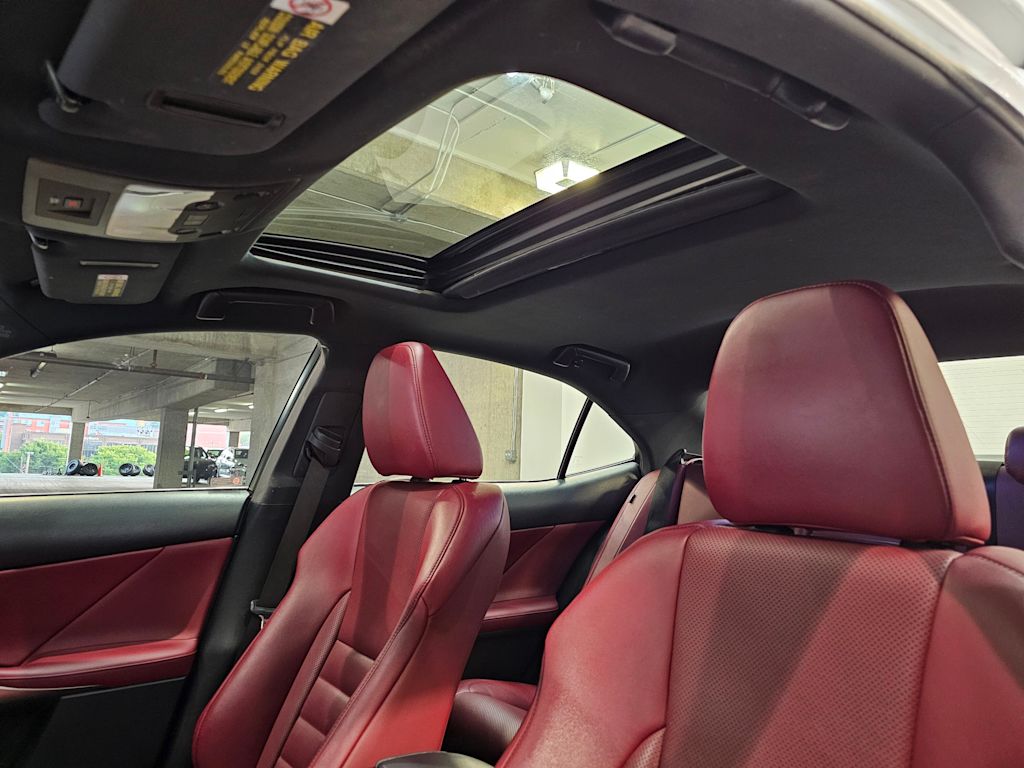 Thumbnail: 2015 Lexus IS - 29