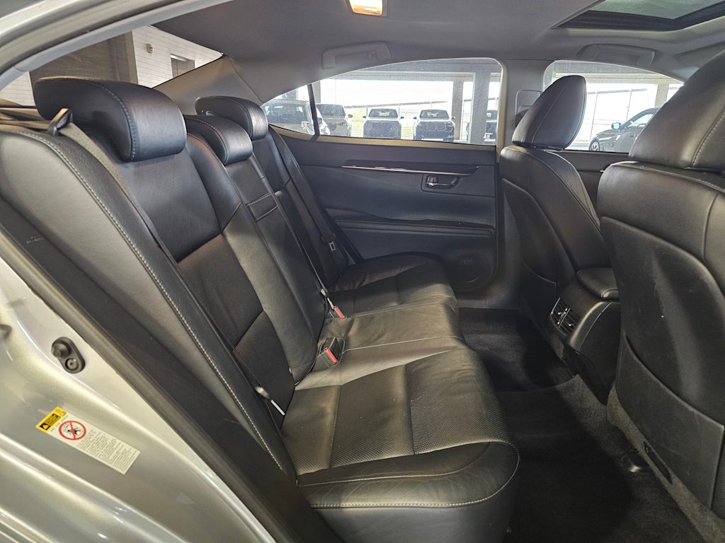 Thumbnail: 2013 Lexus ES - 34