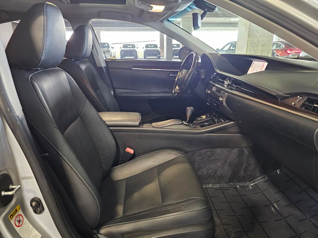 Thumbnail: 2013 Lexus ES - 36