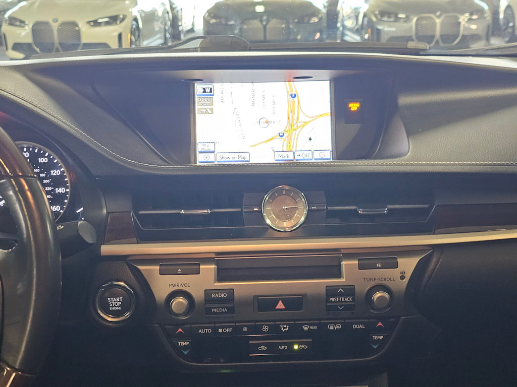 Thumbnail: 2013 Lexus ES - 15