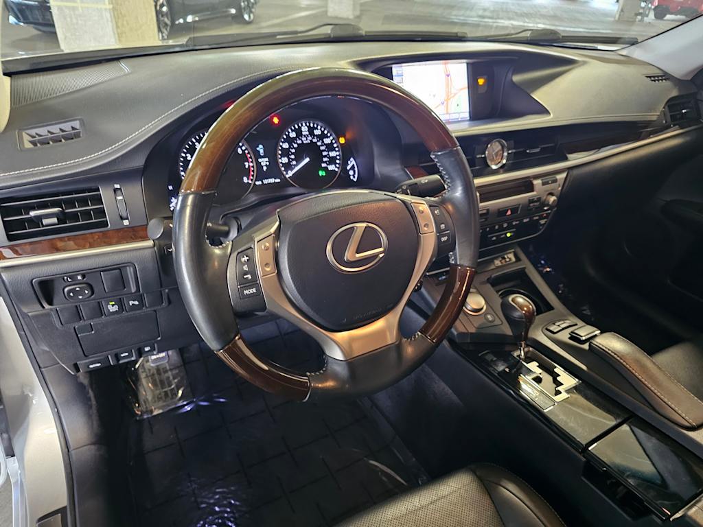 Thumbnail: 2013 Lexus ES - 2