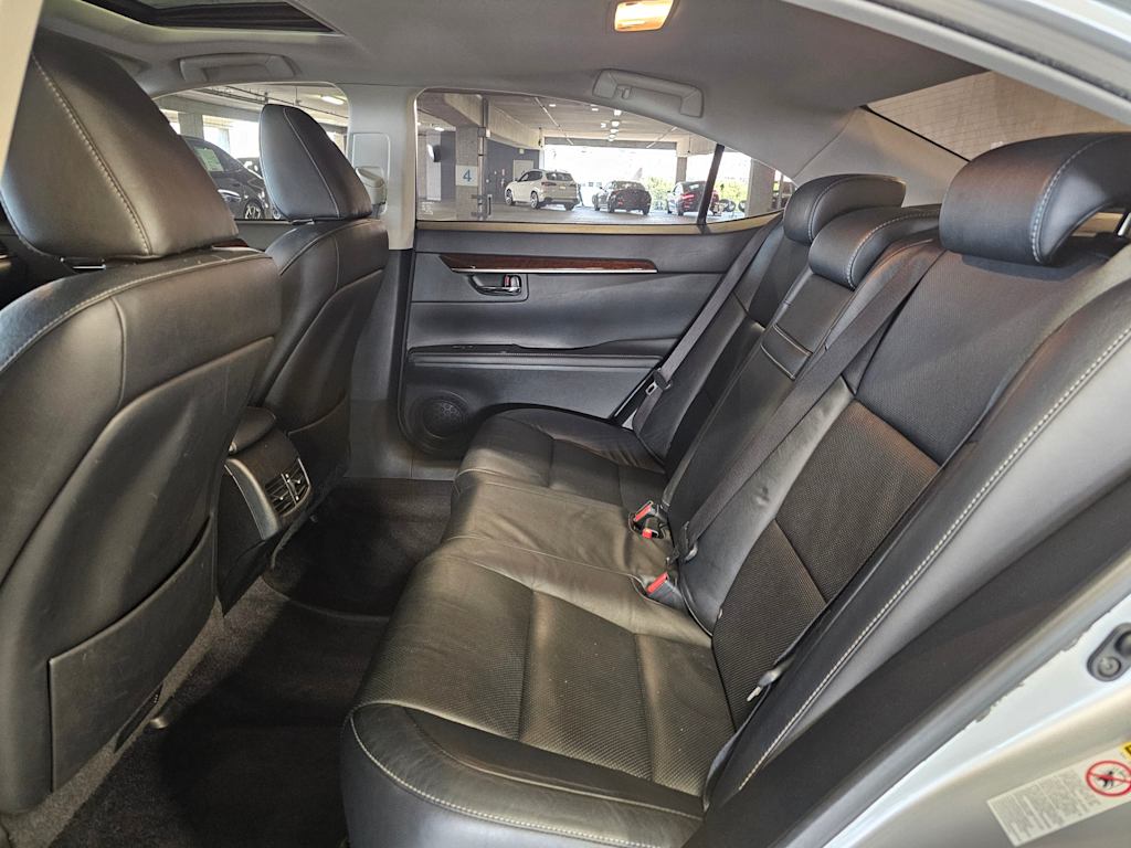 Thumbnail: 2013 Lexus ES - 12