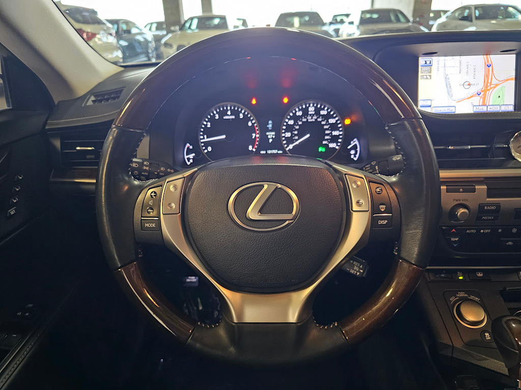 Thumbnail: 2013 Lexus ES - 13