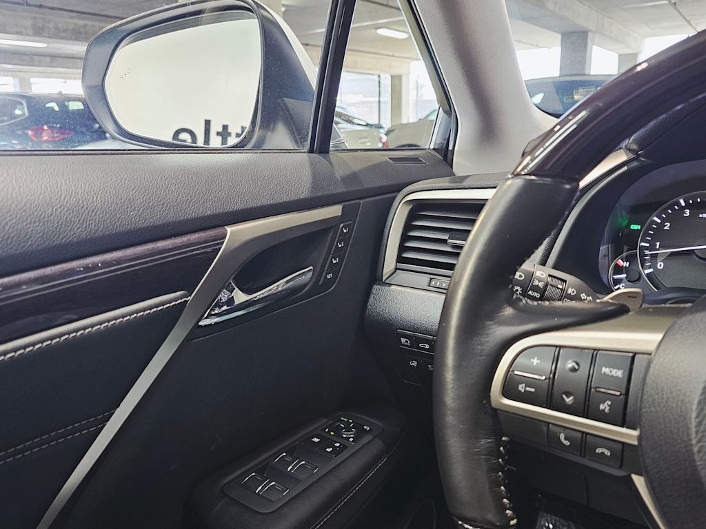 Thumbnail: 2022 Lexus RX - 28