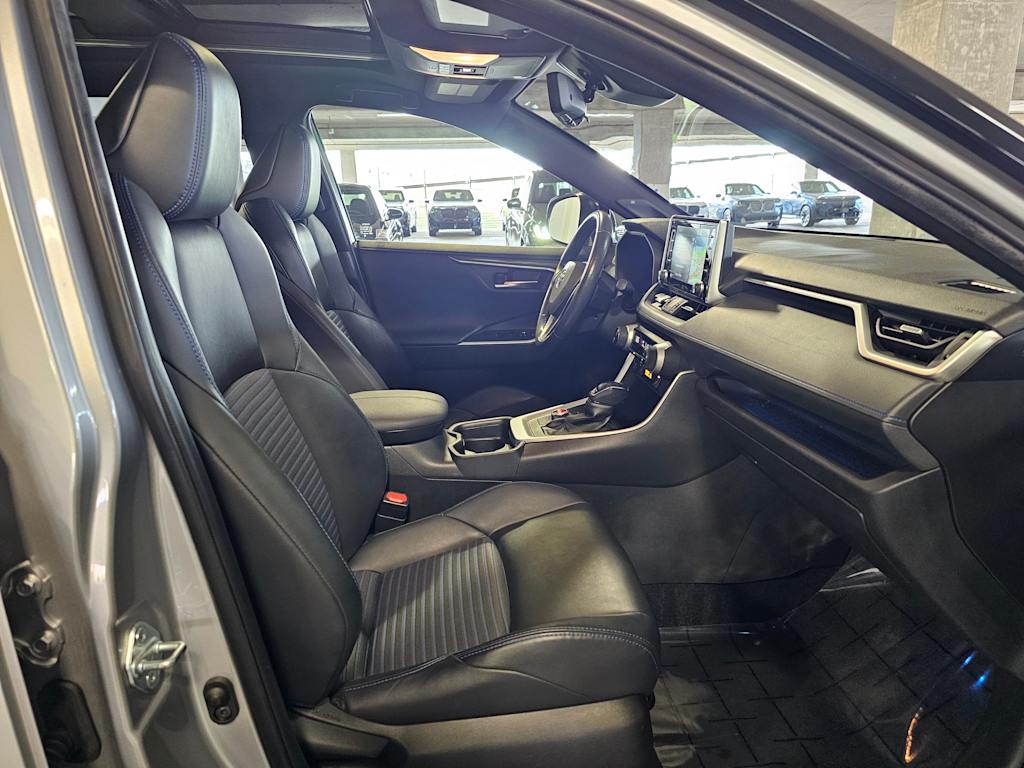 Thumbnail: 2020 Toyota RAV4 - 34