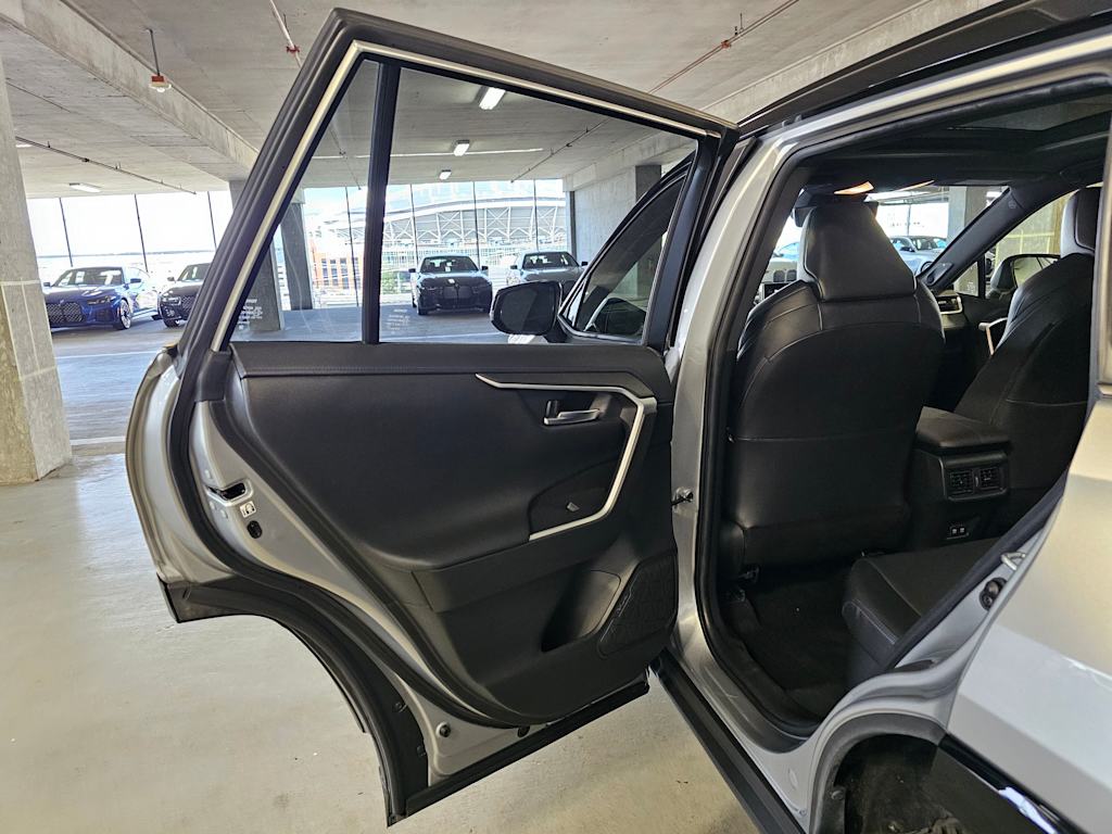 Thumbnail: 2020 Toyota RAV4 - 30