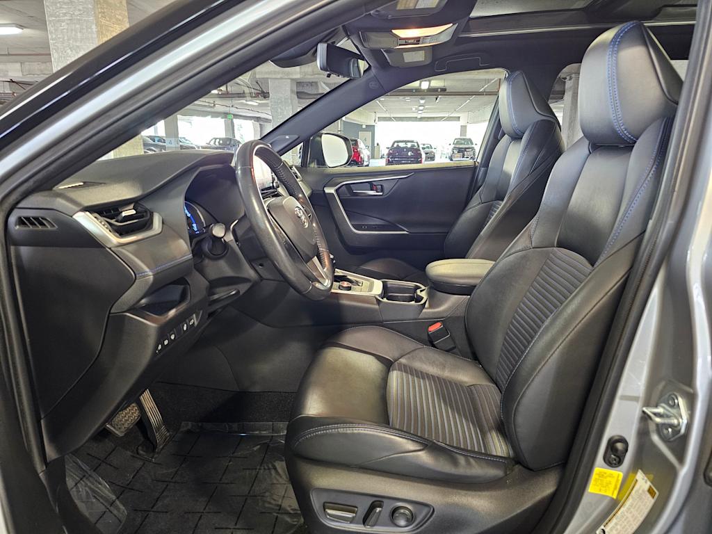 Thumbnail: 2020 Toyota RAV4 - 10