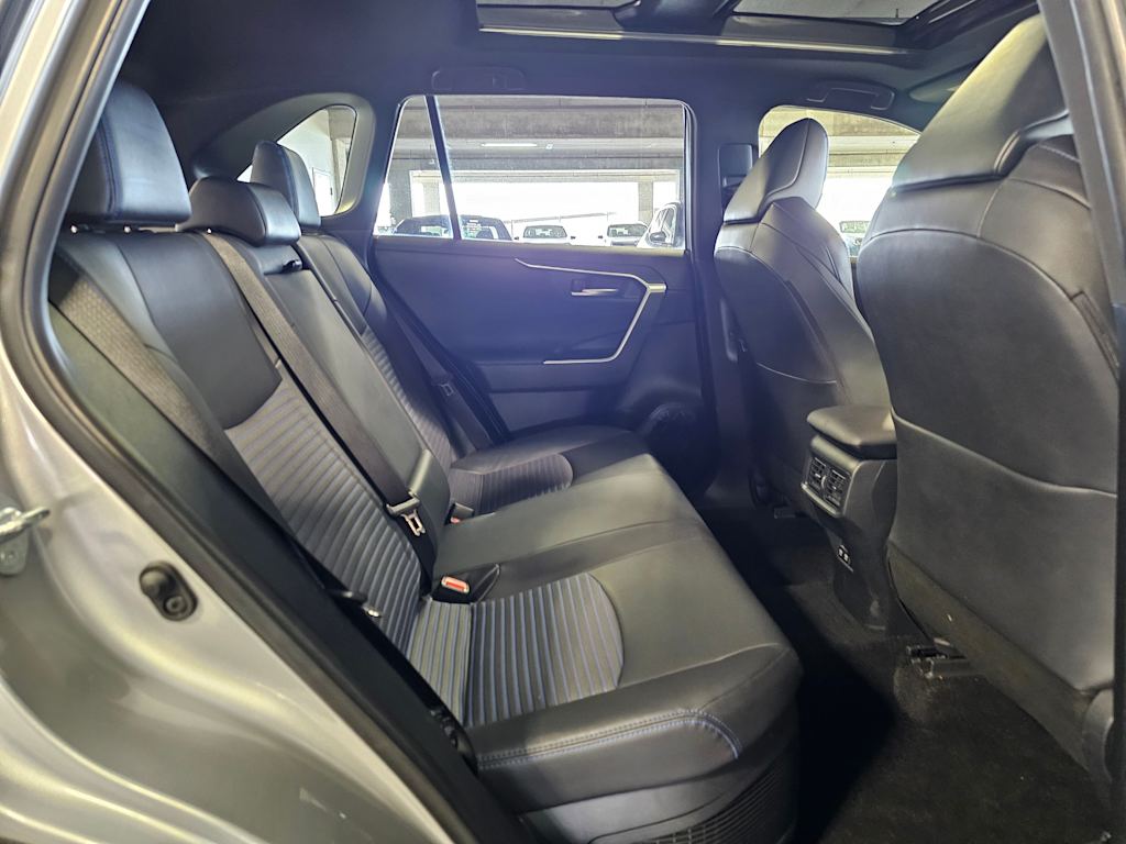 Thumbnail: 2020 Toyota RAV4 - 32