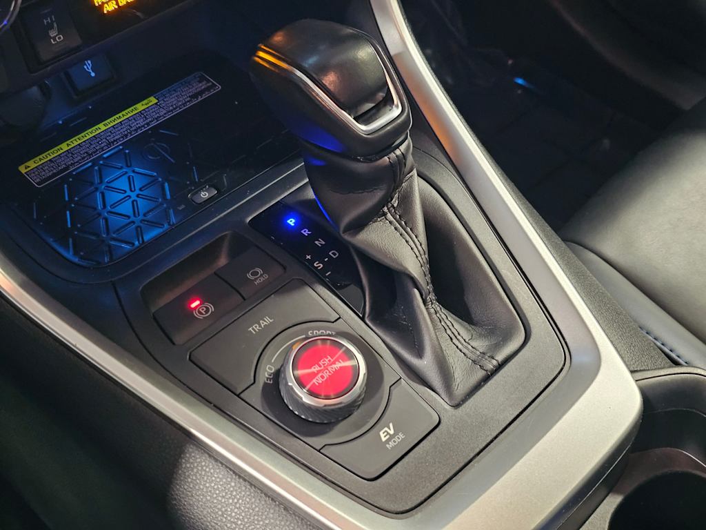 Thumbnail: 2020 Toyota RAV4 - 16