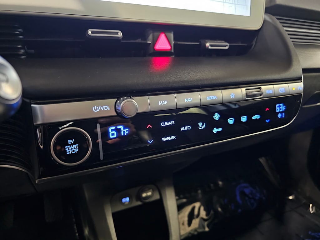 Thumbnail: 2023 Hyundai Ioniq 5 - 22