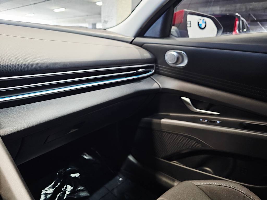 Thumbnail: 2024 Hyundai Elantra - 24