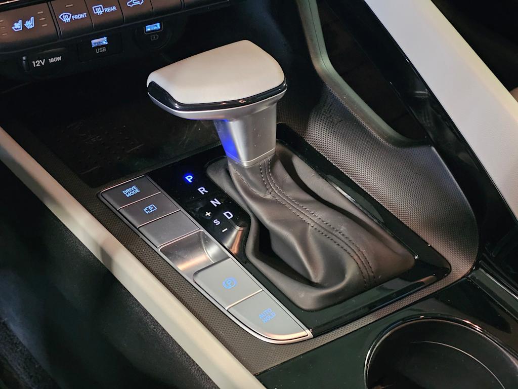 Thumbnail: 2022 Hyundai Elantra - 17
