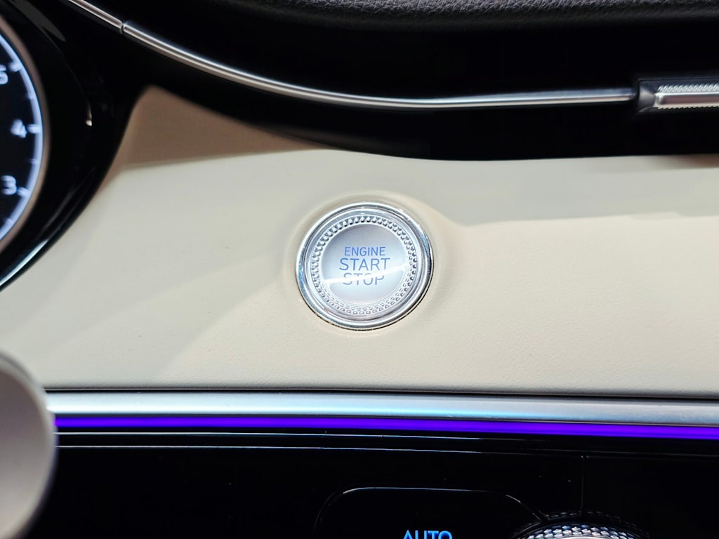 Thumbnail: 2022 Genesis GV70 - 26