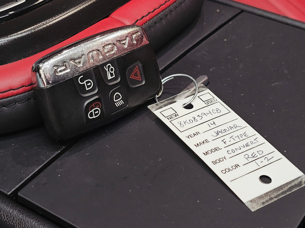 Thumbnail: 2014 Jaguar F-Type - 27