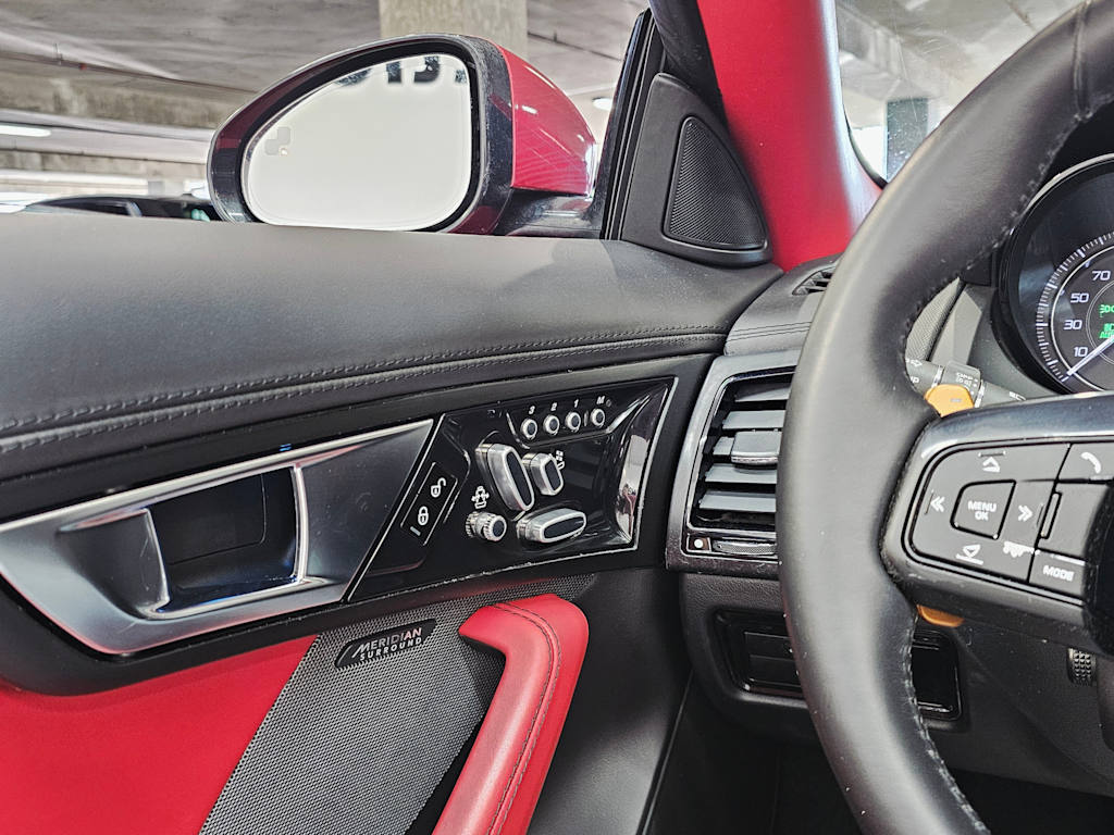 Thumbnail: 2014 Jaguar F-Type - 24