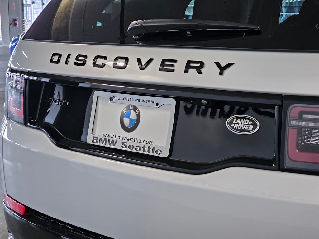 Thumbnail: 2023 Land Rover Discovery Sport - 7