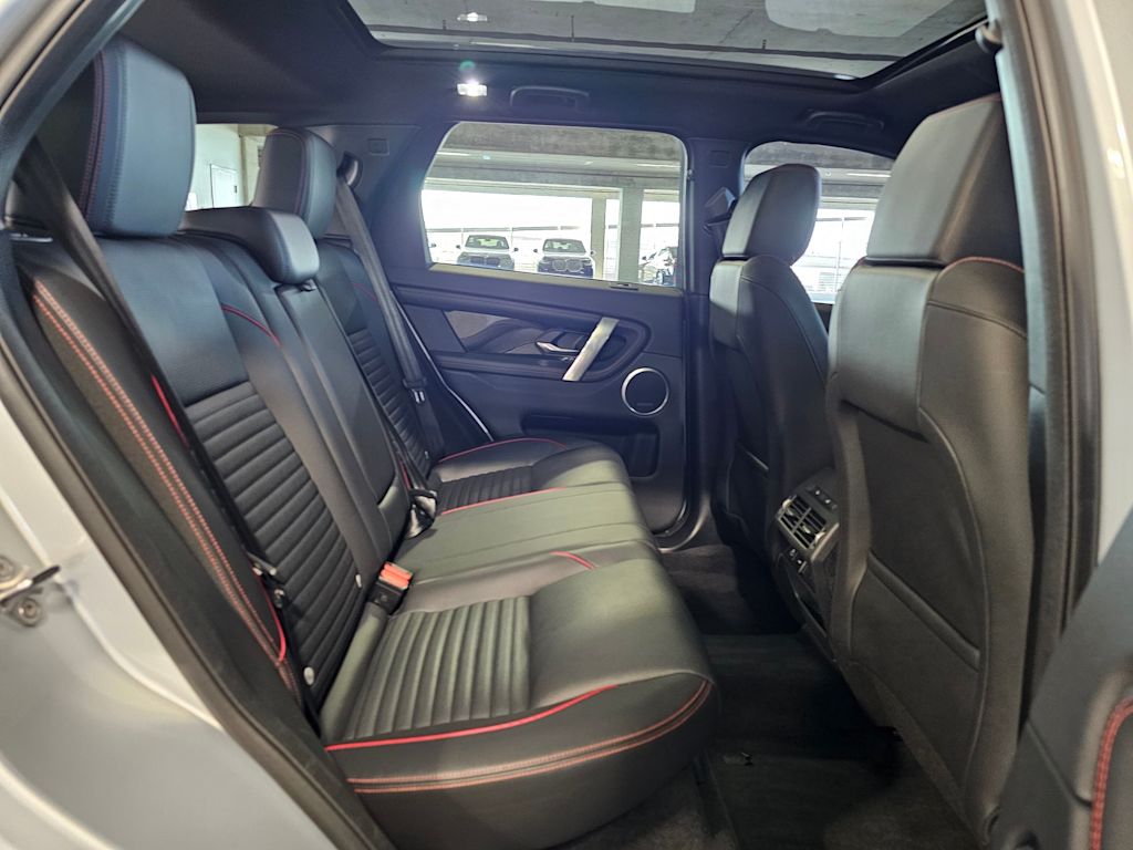 Thumbnail: 2023 Land Rover Discovery Sport - 33