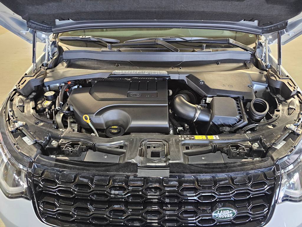 Thumbnail: 2023 Land Rover Discovery Sport - 9