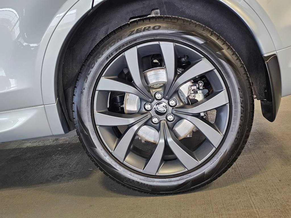 Thumbnail: 2023 Land Rover Discovery Sport - 8