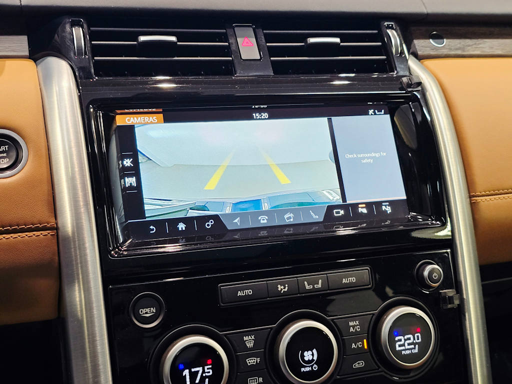 Thumbnail: 2020 Land Rover Discovery - 16