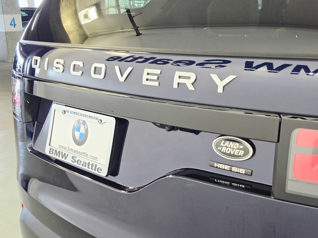 Thumbnail: 2020 Land Rover Discovery - 7