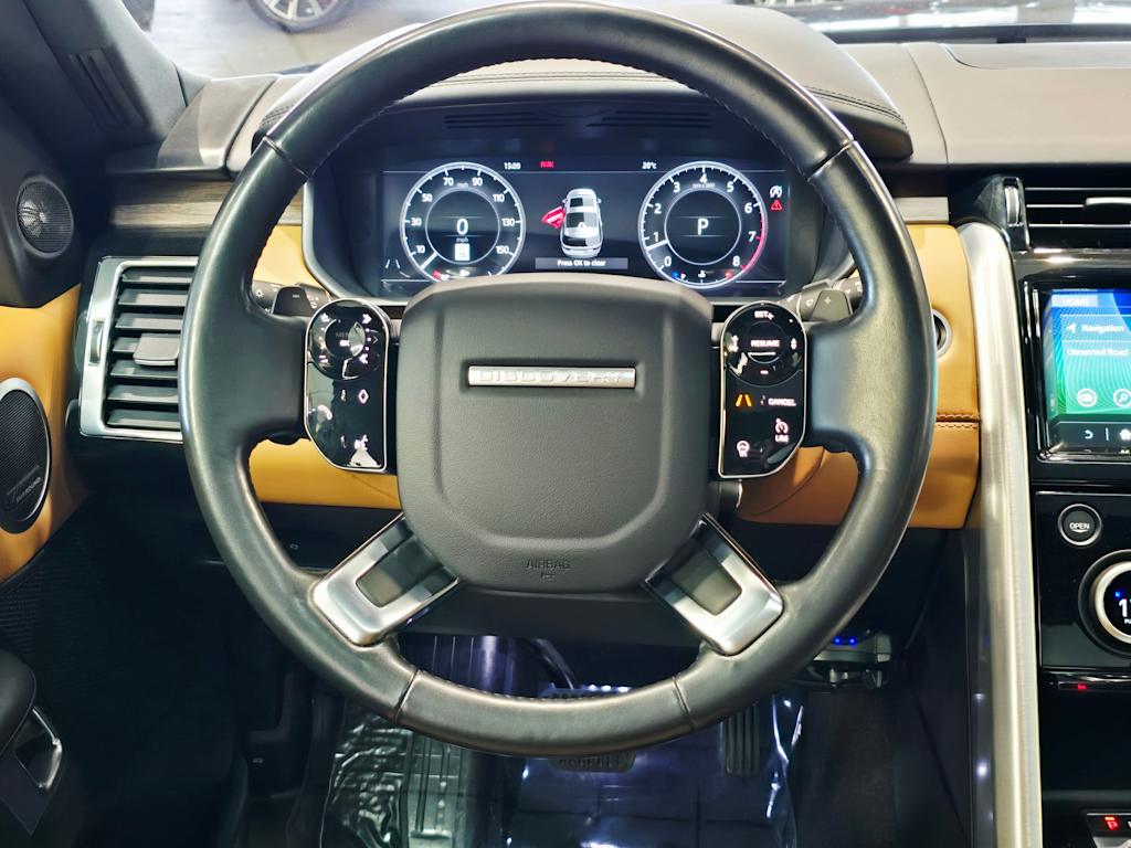 Thumbnail: 2020 Land Rover Discovery - 14