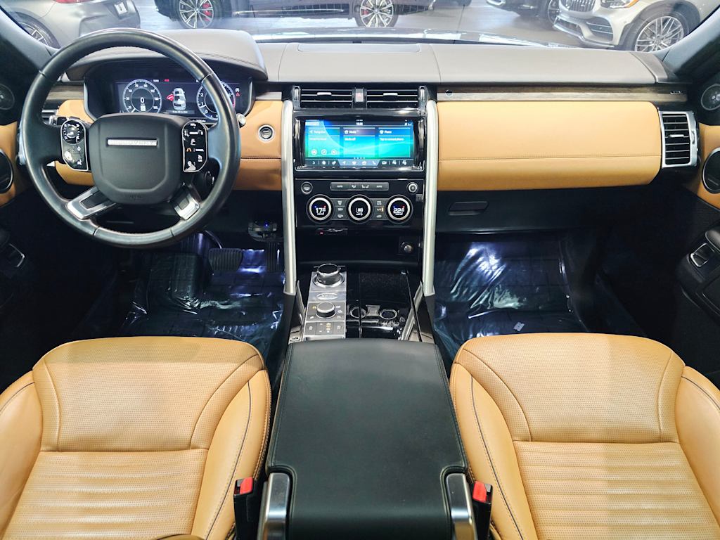 Thumbnail: 2020 Land Rover Discovery - 10