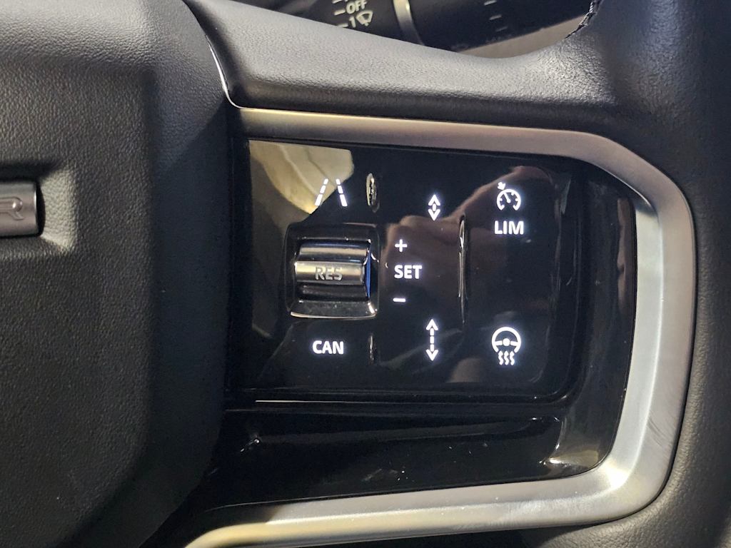 Thumbnail: 2023 Land Rover Range Rover Evoque - 27
