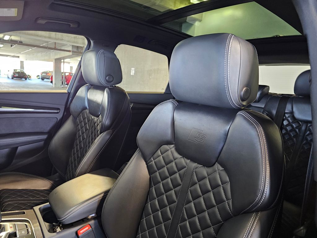 Thumbnail: 2024 Audi SQ5 - 12