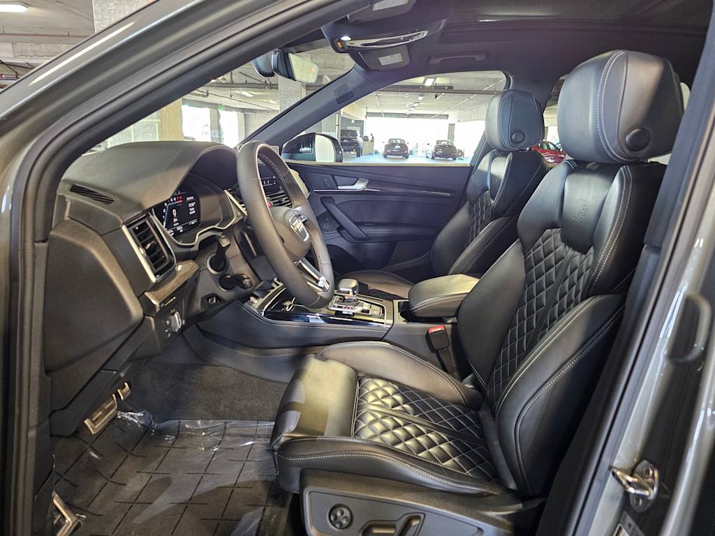 Thumbnail: 2024 Audi SQ5 - 11