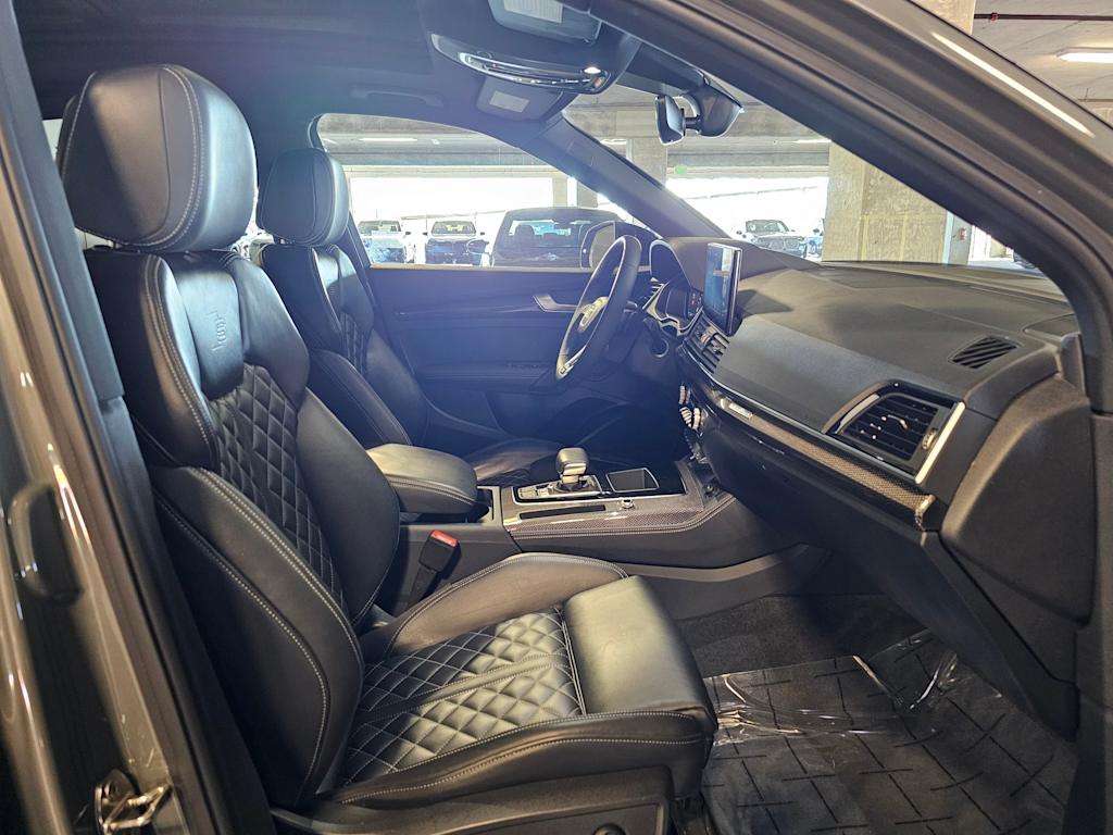 Thumbnail: 2024 Audi SQ5 - 33