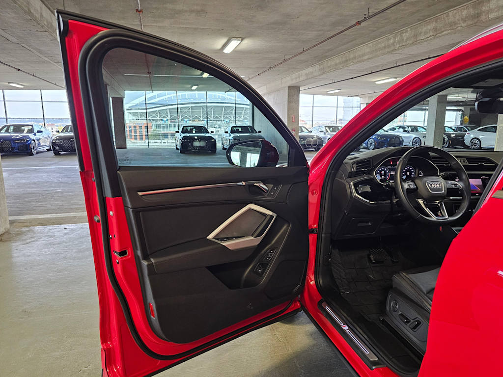 Thumbnail: 2022 Audi Q3 - 26