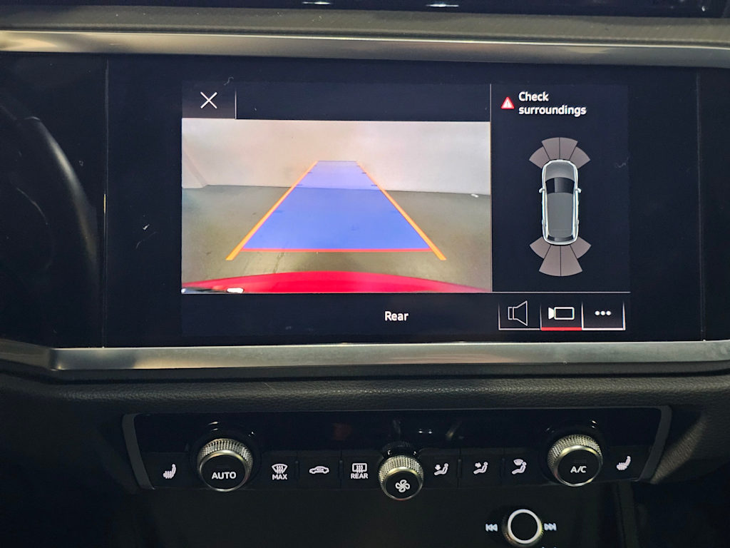 Thumbnail: 2022 Audi Q3 - 16