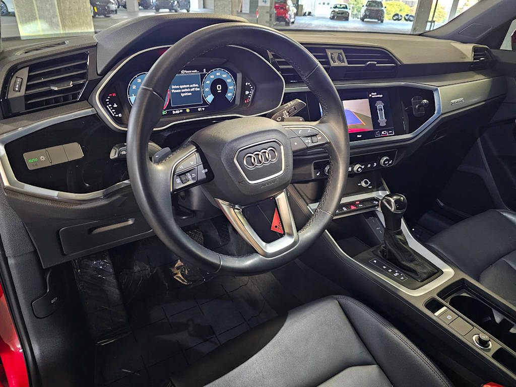 Thumbnail: 2022 Audi Q3 - 2