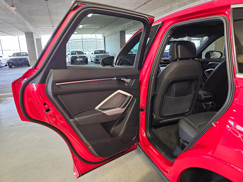 Thumbnail: 2022 Audi Q3 - 28