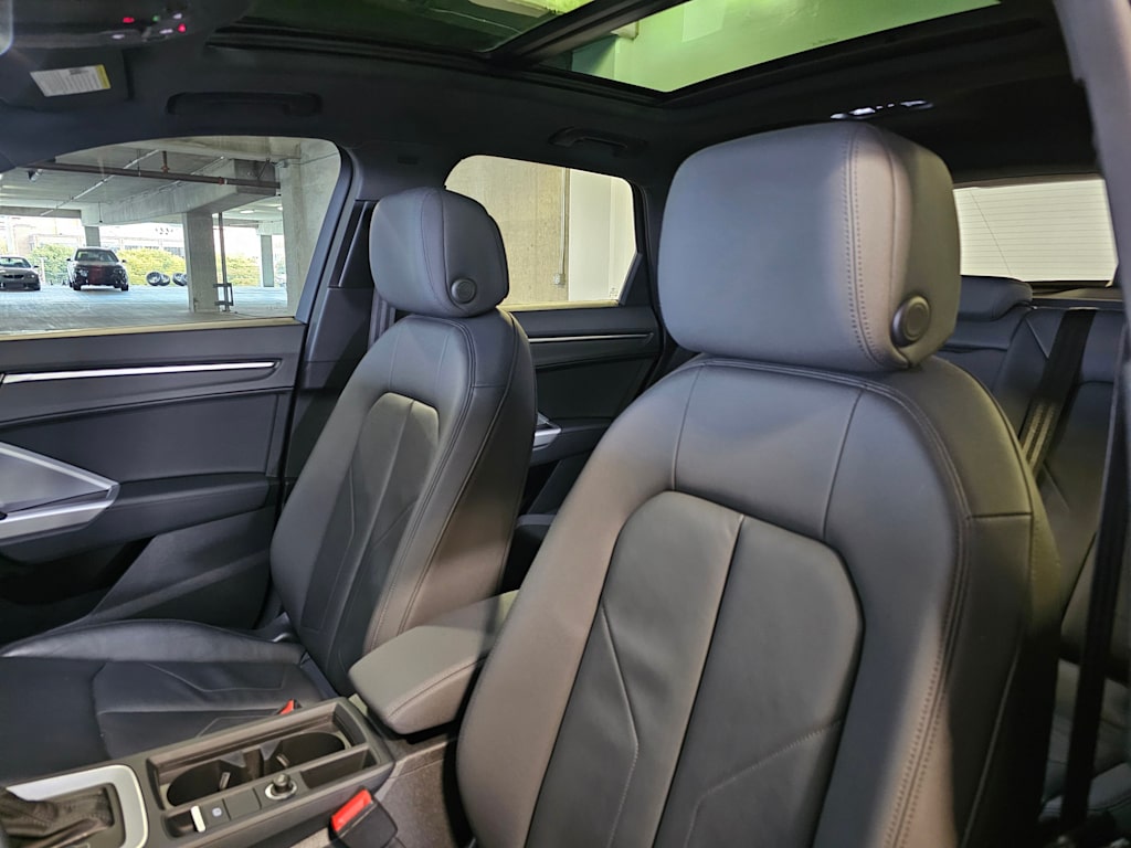 Thumbnail: 2022 Audi Q3 - 12