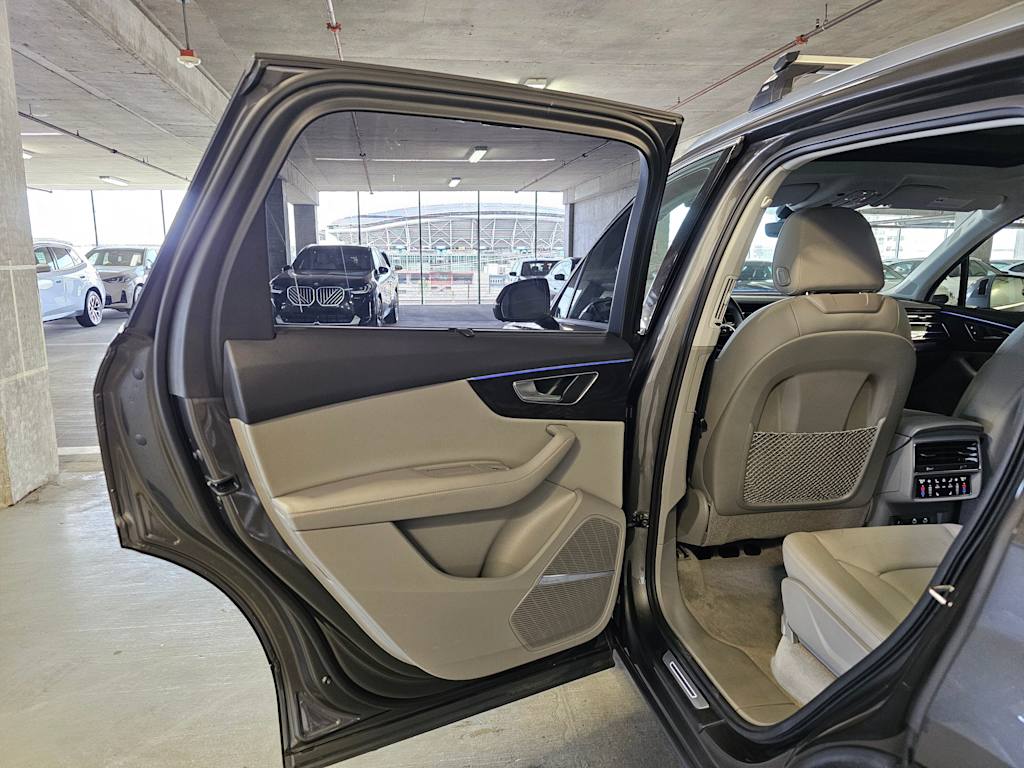 Thumbnail: 2022 Audi Q7 - 31